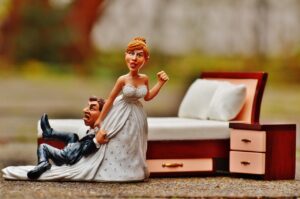 不動産一括査定で別居中の夫婦が自宅売却する際の注意点は？
