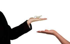 不動産一括査定を利用したローン完済前の売却のメリットとデメリットは？